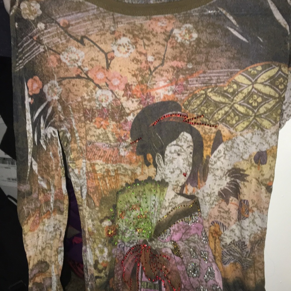 Cultural long sleeve shirt